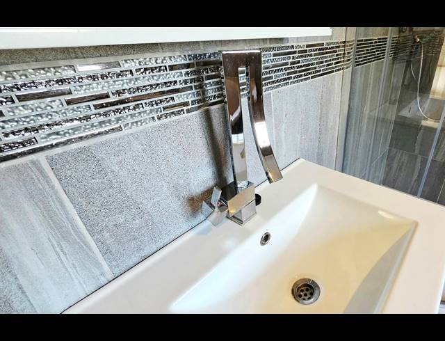 2 BEDROOM TOWNHOUSE FOR SALE IN DIE HOEWES